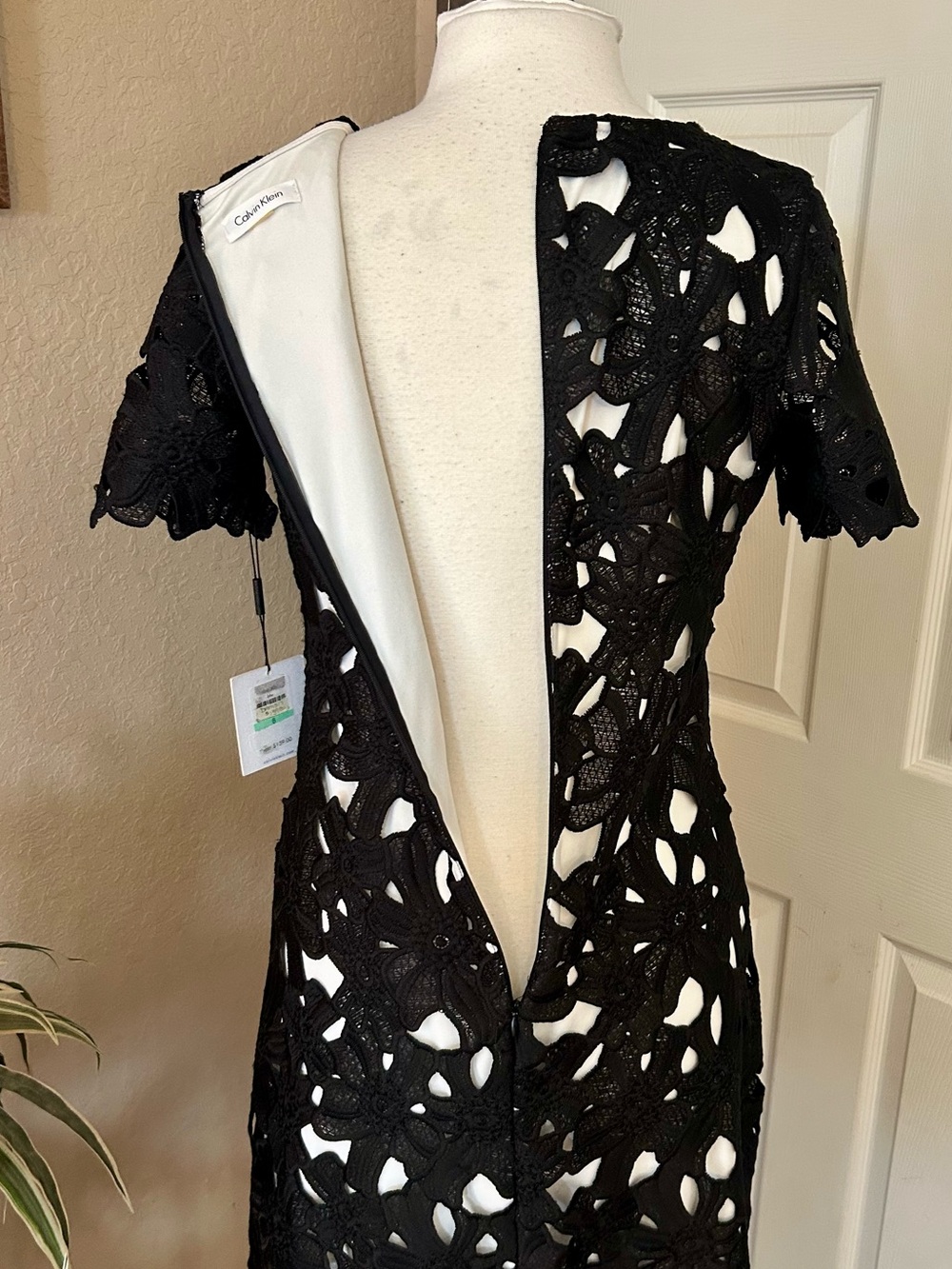 NWT Calvin Klein Black and White Lace Dress - Picture 4 of 7